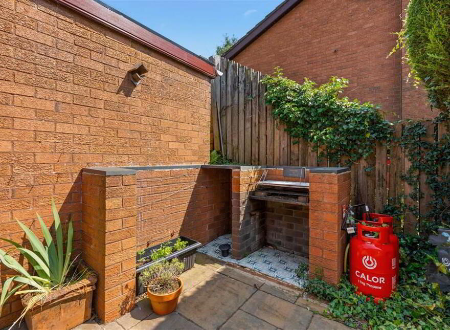 15 Sheepshill, Ballymena, BT42 1QW