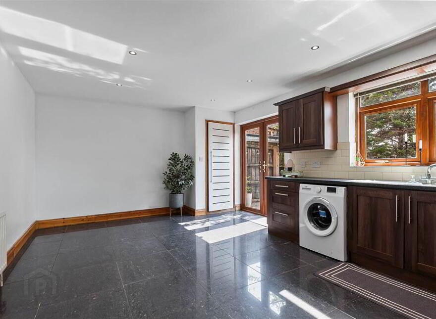 32 Beechmount Walk, Belfast, BT12 7NS