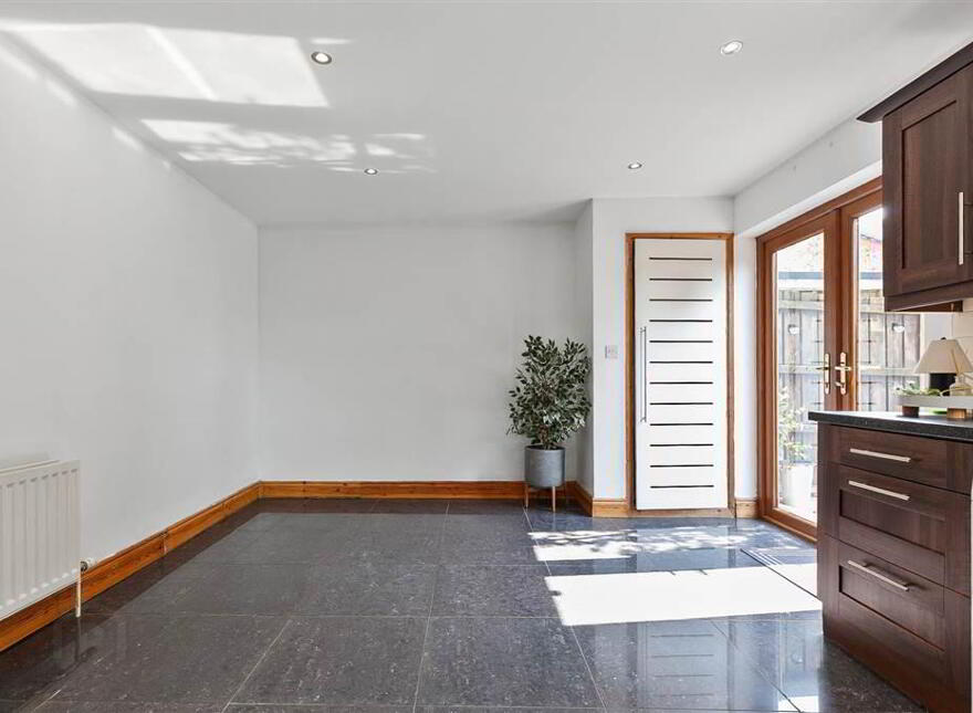 32 Beechmount Walk, Belfast, BT12 7NS