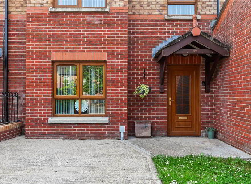 32 Beechmount Walk, Belfast, BT12 7NS