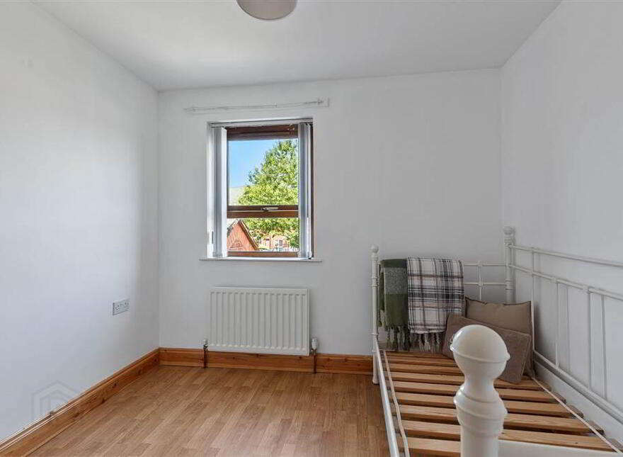 32 Beechmount Walk, Belfast, BT12 7NS