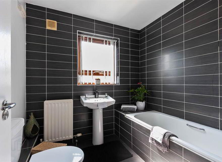 32 Beechmount Walk, Belfast, BT12 7NS