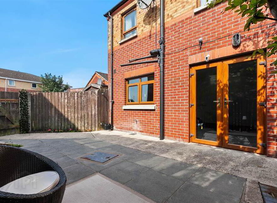 32 Beechmount Walk, Belfast, BT12 7NS
