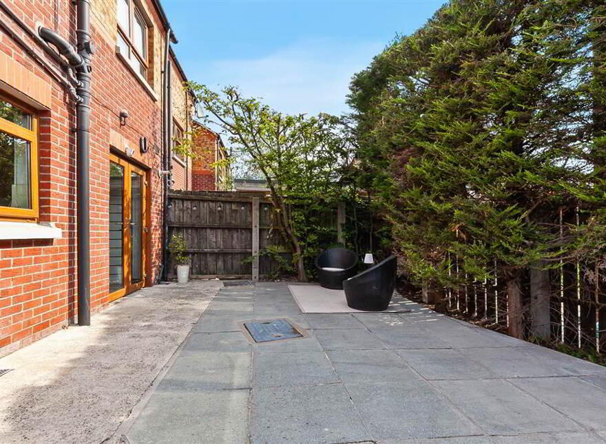 32 Beechmount Walk, Belfast, BT12 7NS
