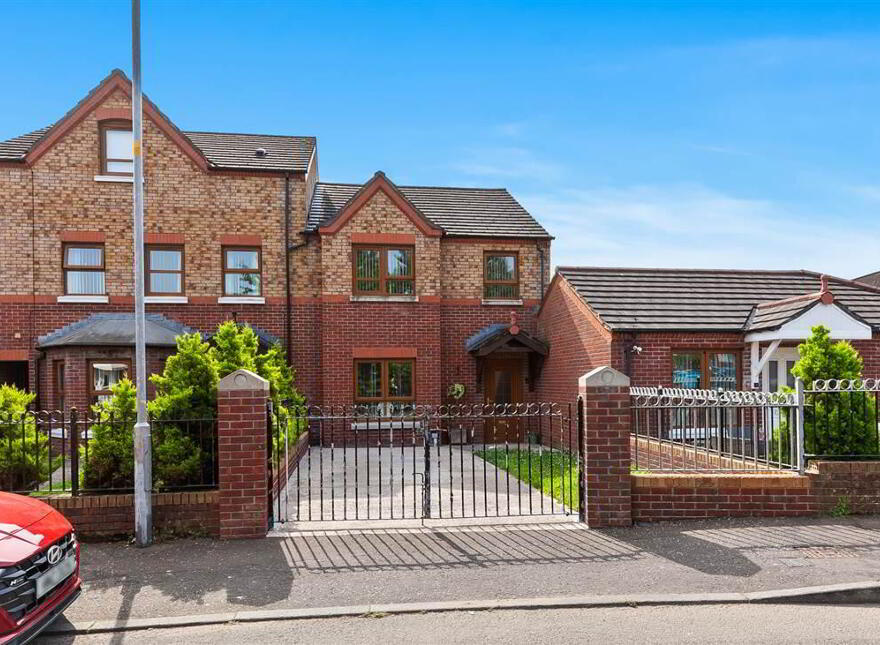 32 Beechmount Walk, Belfast, BT12 7NS
