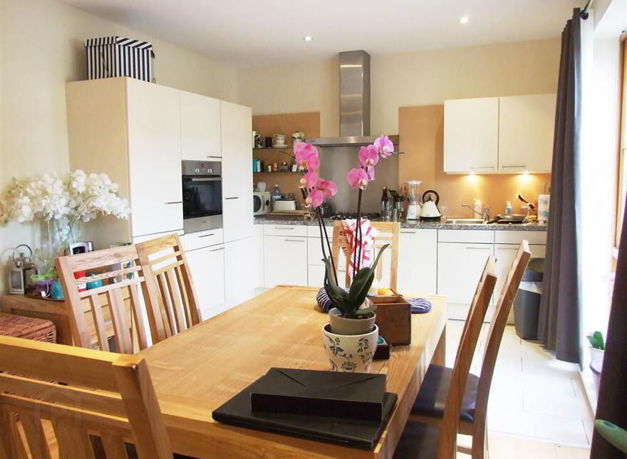 D2 The Pines, Malone Square, 46 Windsor Park, Belfast, BT9 6JU