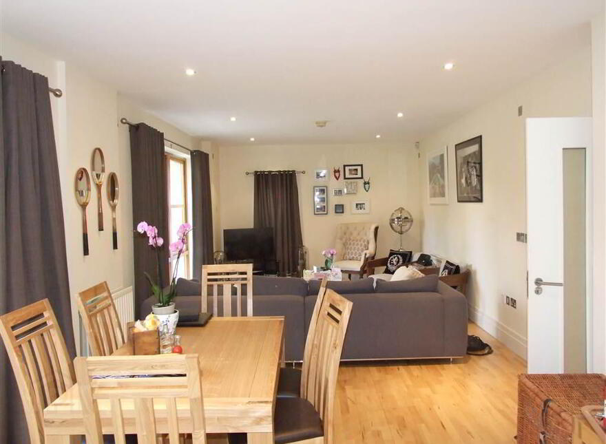 D2 The Pines, Malone Square, 46 Windsor Park, Belfast, BT9 6JU
