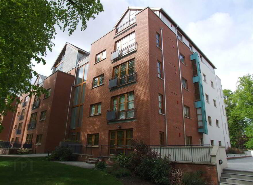 D2 The Pines, Malone Square, 46 Windsor Park, Belfast, BT9 6JU