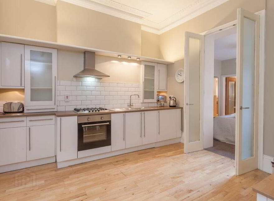 Apt 2, 31 Wellington Park, Belfast, BT9 6DP