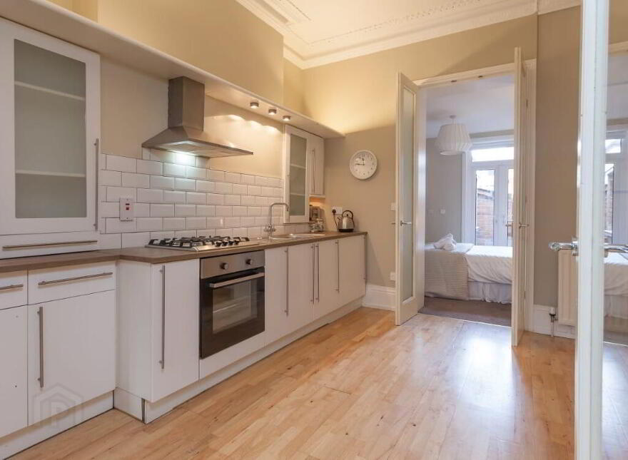 Apt 2, 31 Wellington Park, Belfast, BT9 6DP