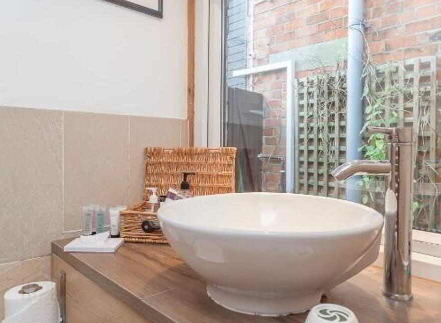Apt 2, 31 Wellington Park, Belfast, BT9 6DP