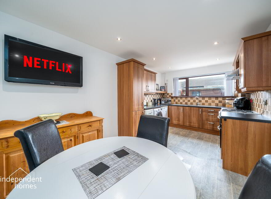 14 Britannia Crescent, Larne, BT40 1TW