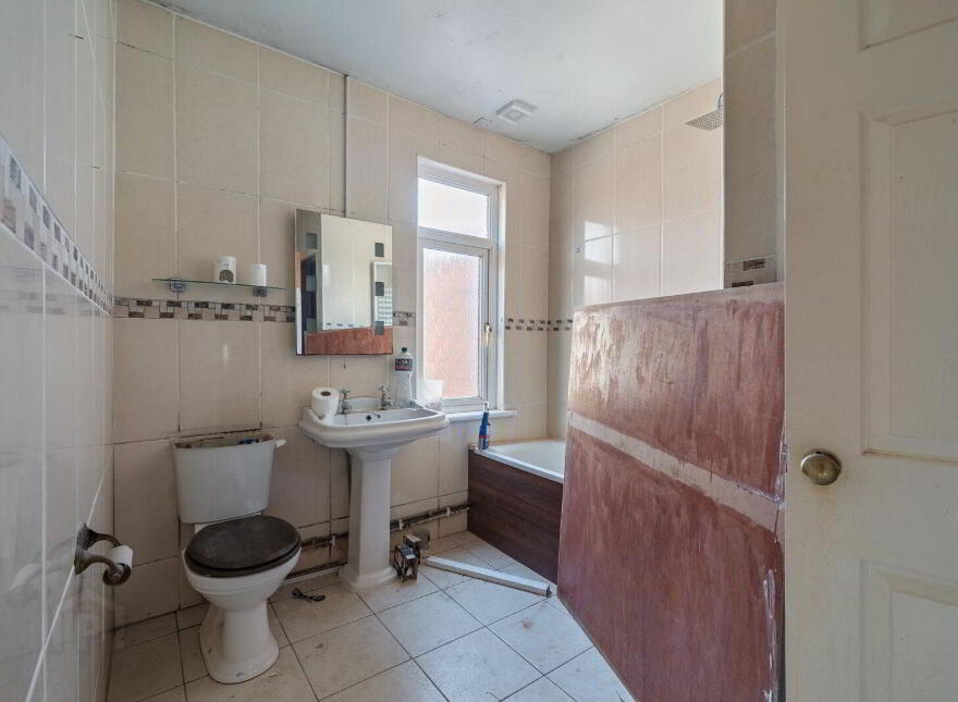 54 Farnham Street, Ormeau Road, Belfast, BT7 2FN