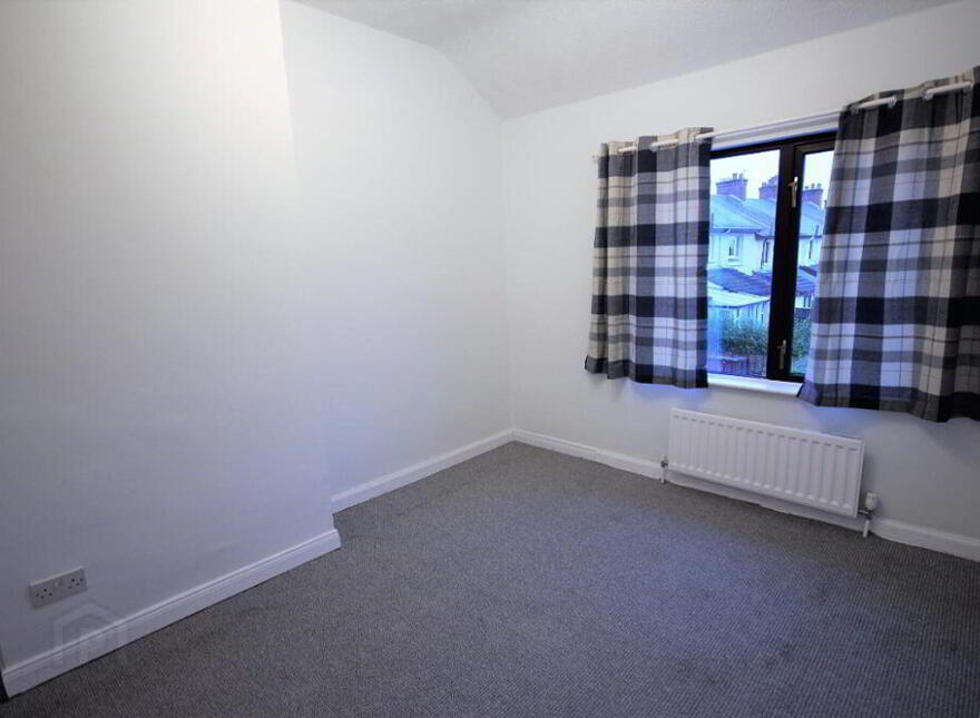 28 Twaddell Avenue, Belfast, BT13 3LE