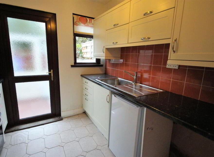 28 Twaddell Avenue, Belfast, BT13 3LE