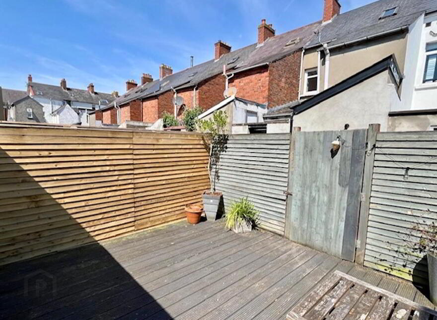 12 Sandown Drive, Ballyhackamore, Belfast, BT5 6GZ