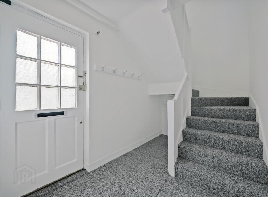 9 Thornhill Parade, Belfast, BT5 7AT