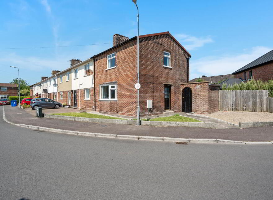 9 Thornhill Parade, Belfast, BT5 7AT