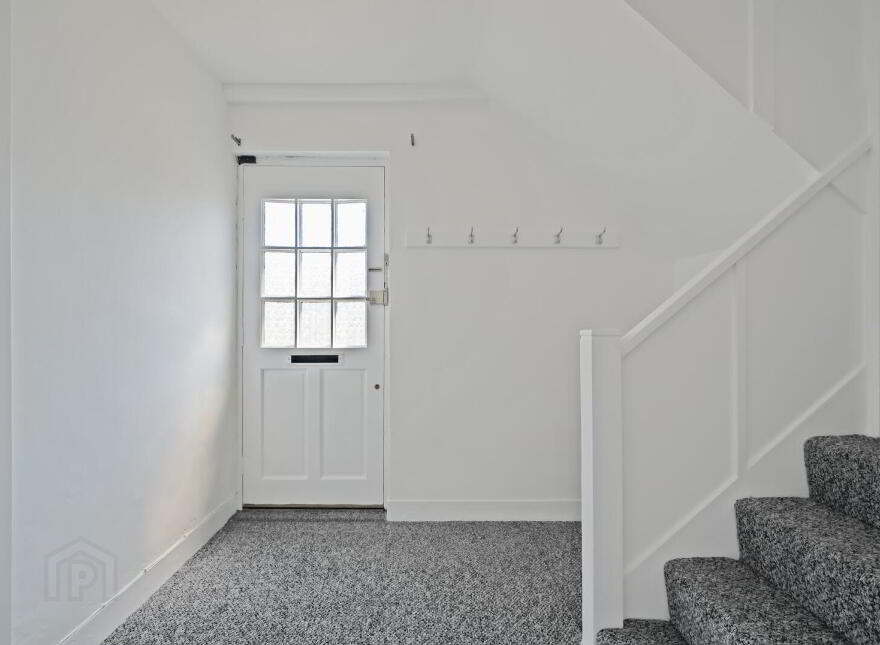 9 Thornhill Parade, Belfast, BT5 7AT