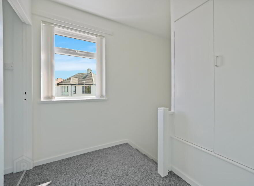 9 Thornhill Parade, Belfast, BT5 7AT