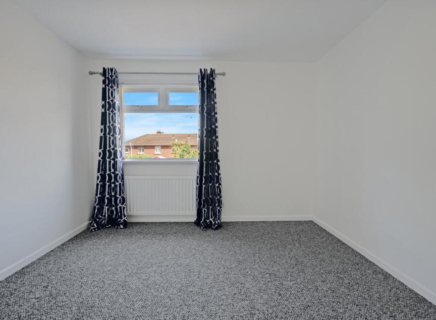 9 Thornhill Parade, Belfast, BT5 7AT