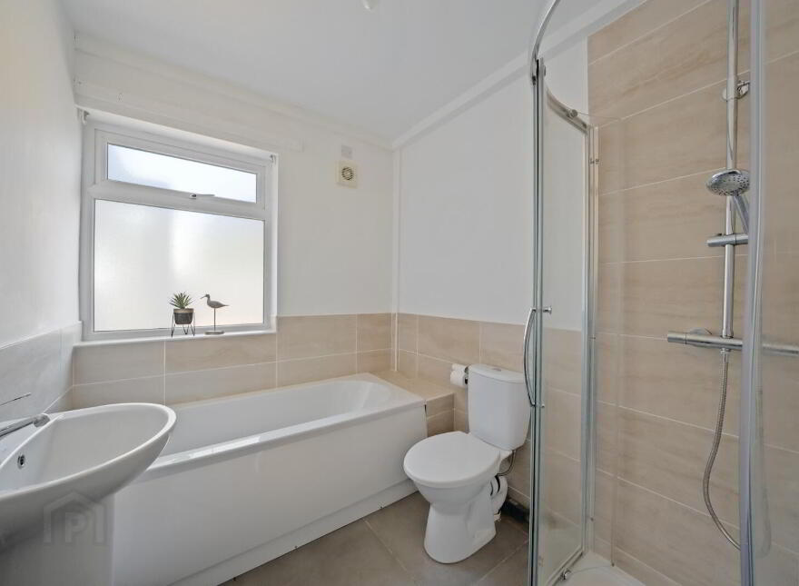 9 Thornhill Parade, Belfast, BT5 7AT