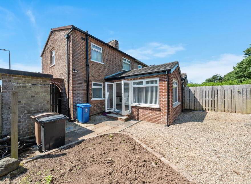 9 Thornhill Parade, Belfast, BT5 7AT