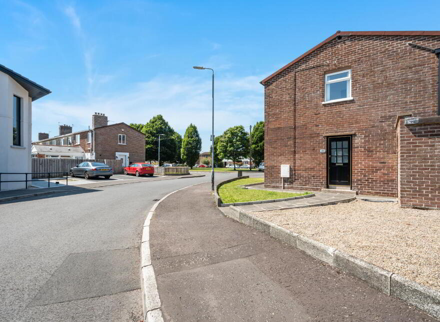 9 Thornhill Parade, Belfast, BT5 7AT