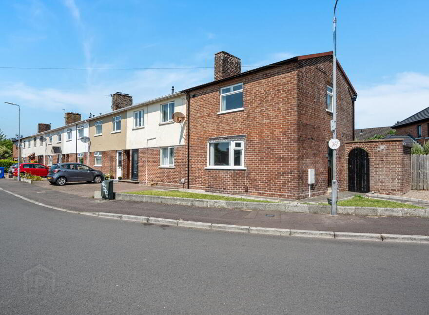 9 Thornhill Parade, Belfast, BT5 7AT