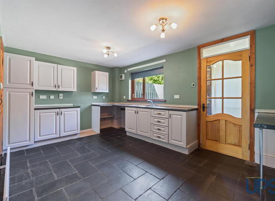 8 Glendowan Close, Dunmurry, Belfast, BT17 0XF