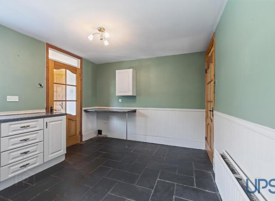 8 Glendowan Close, Dunmurry, Belfast, BT17 0XF