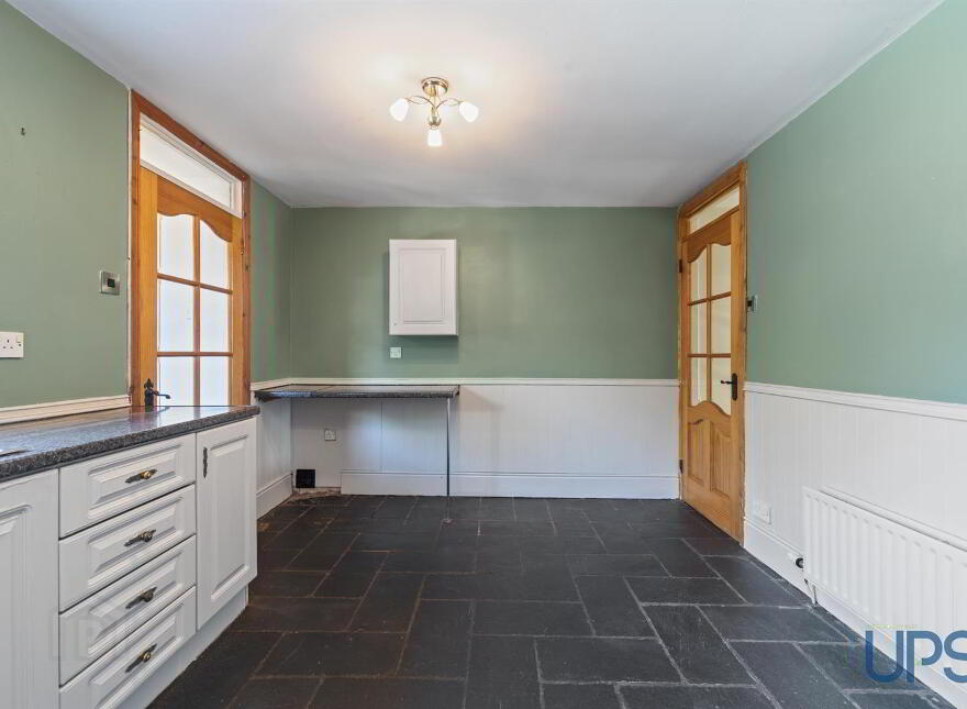 8 Glendowan Close, Dunmurry, Belfast, BT17 0XF