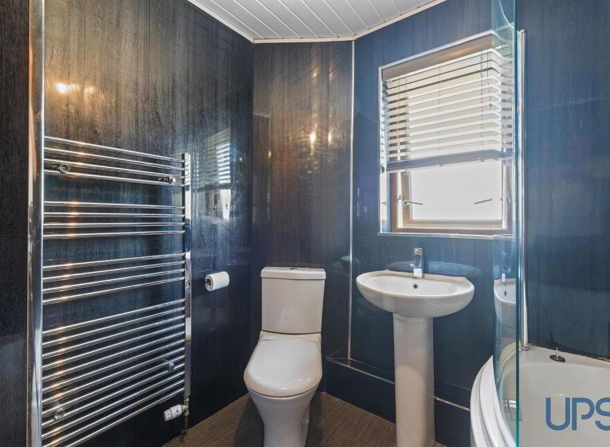8 Glendowan Close, Dunmurry, Belfast, BT17 0XF