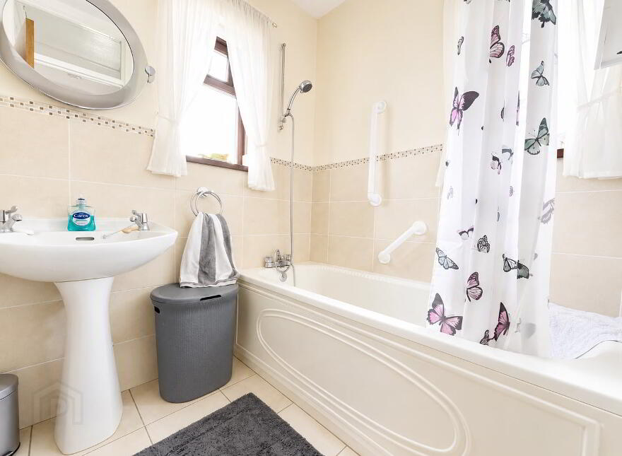 152 Sunnylands Avenue, Carrickfergus, BT38 8JY