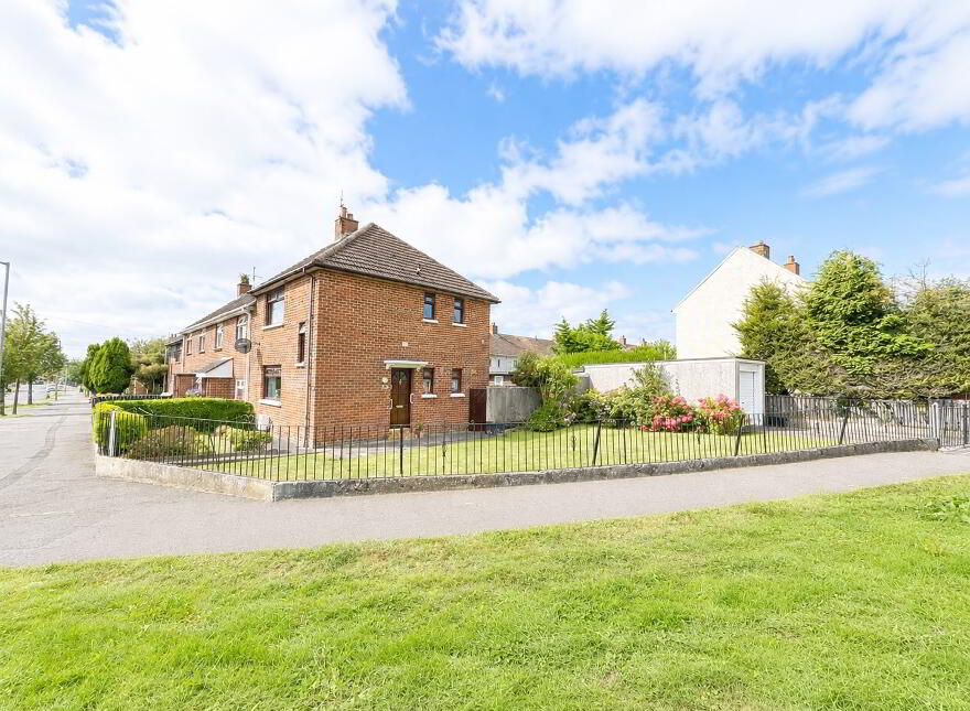 152 Sunnylands Avenue, Carrickfergus, BT38 8JY
