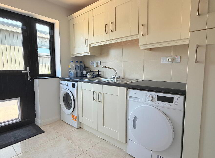 87 Inishmore, Killyleagh, BT30 9TP