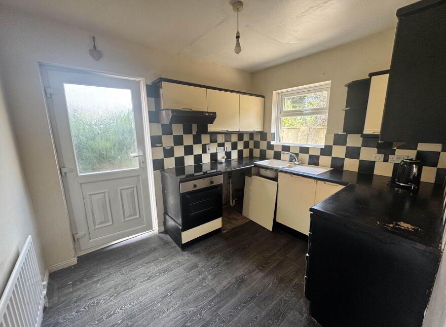 14 Woodlawn Court, Carrickfergus, BT38 8DP