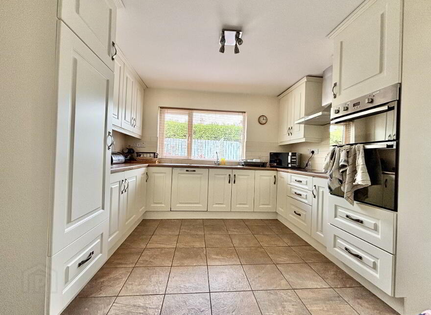 27 Pinewood Avenue, Omagh, BT79 0DB