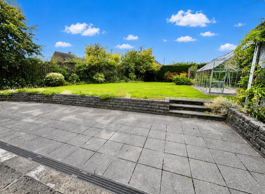 27 Pinewood Avenue, Omagh, BT79 0DB