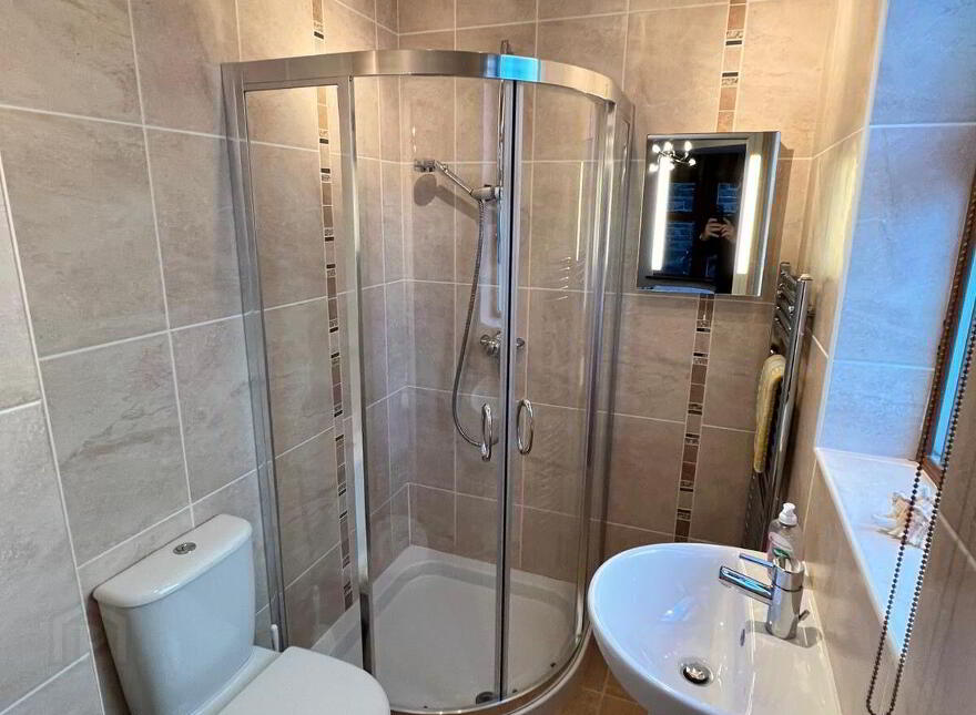 10 Bath Terrace, Portrush, BT56 8FJ