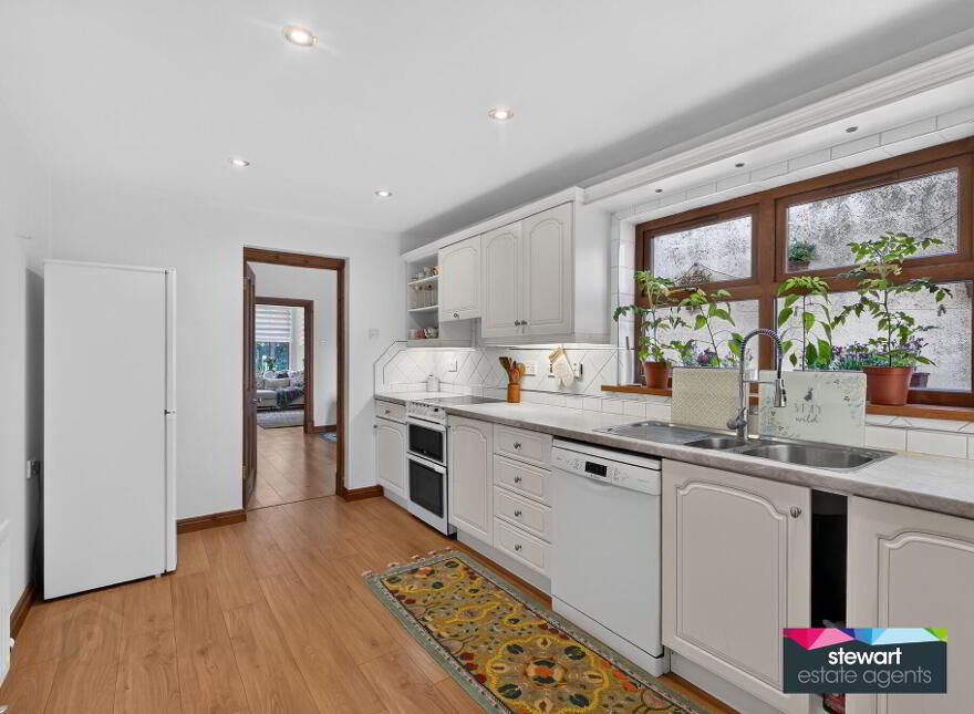 110 Lough Road, Lurgan, BT66 6JJ