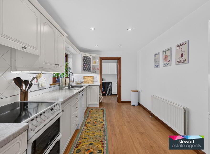 110 Lough Road, Lurgan, BT66 6JJ
