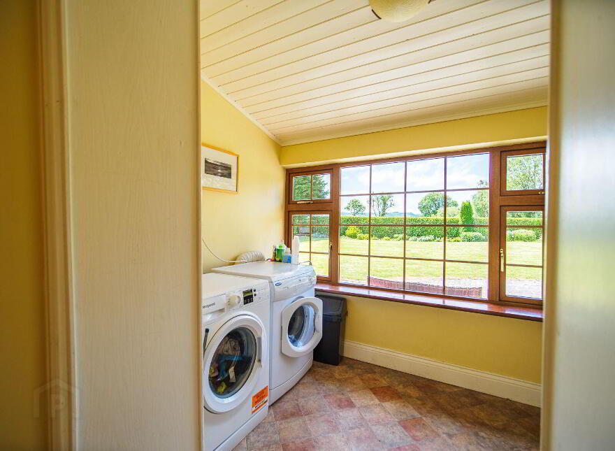 Moanleana, Newcastle West, V42E365
