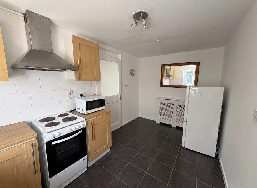 17 Roosevelt Square, Donegall Road, Belfast, BT12 5RW