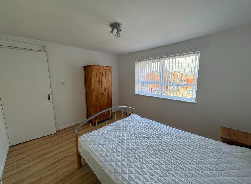 17 Roosevelt Square, Donegall Road, Belfast, BT12 5RW