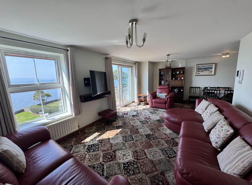 29 Castlerocklands, Carrickfergus, BT38 8FY