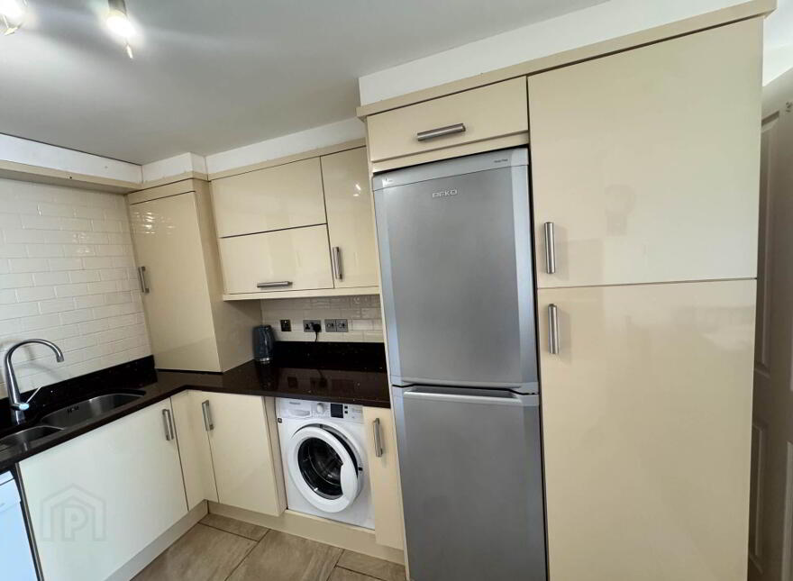 29 Castlerocklands, Carrickfergus, BT38 8FY