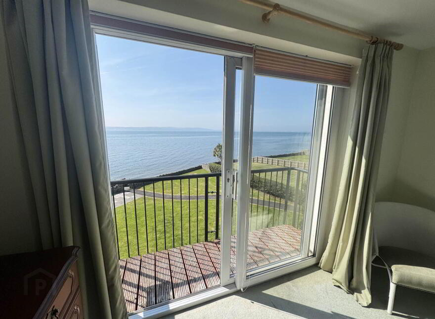 29 Castlerocklands, Carrickfergus, BT38 8FY