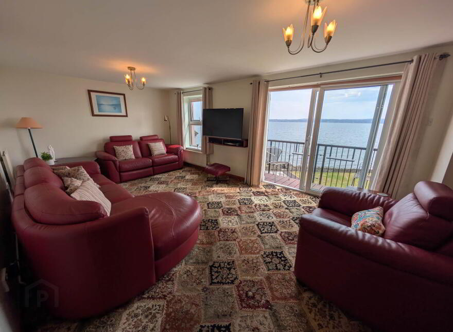 29 Castlerocklands, Carrickfergus, BT38 8FY