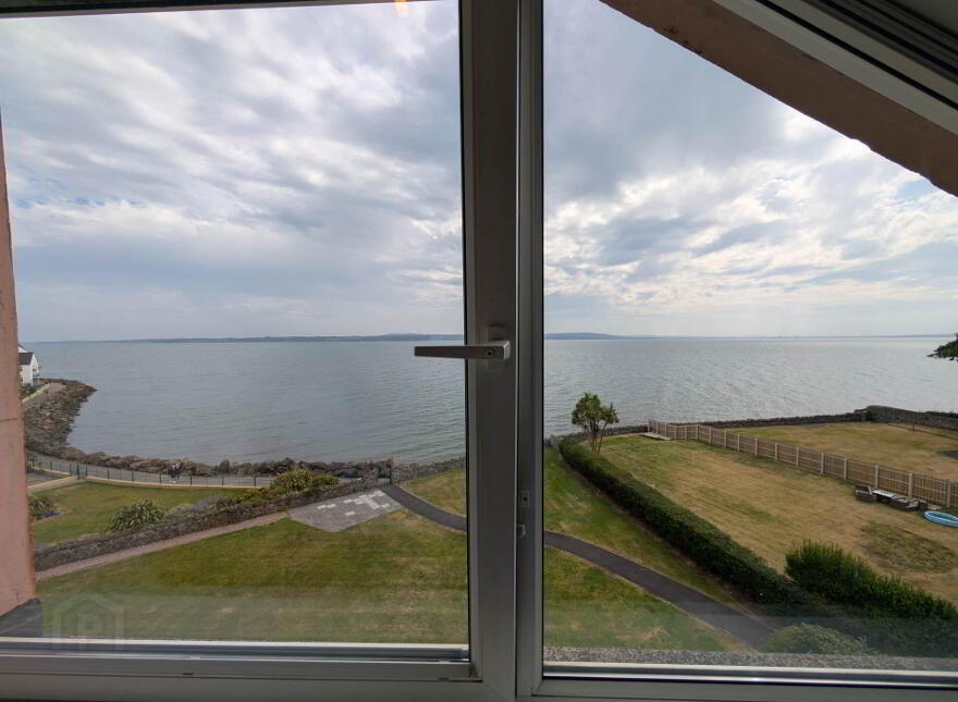 29 Castlerocklands, Carrickfergus, BT38 8FY